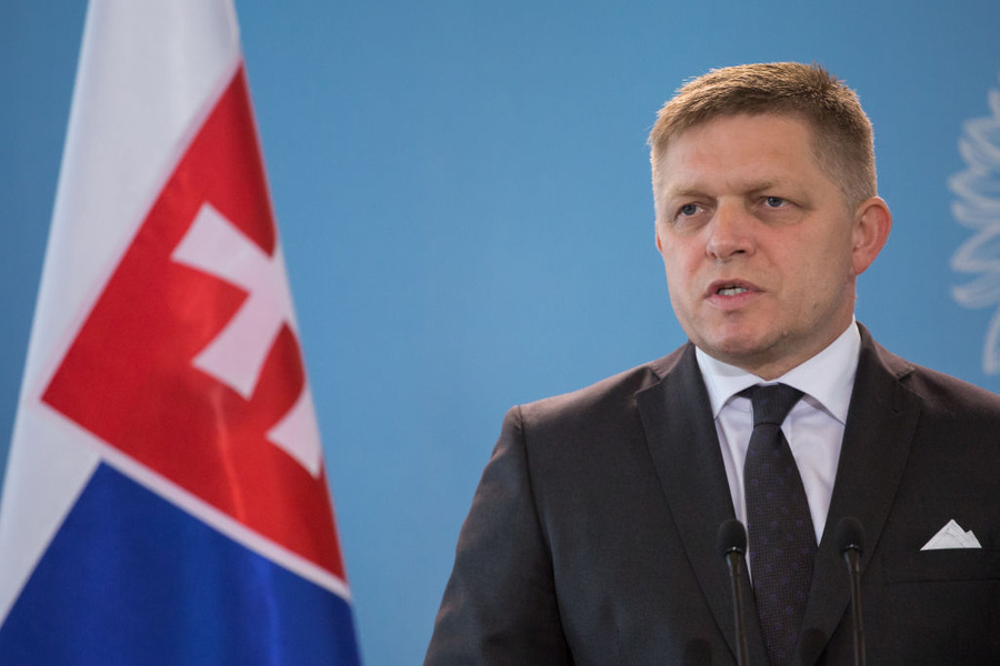 Фицо заявил, что Словакия не станет замораживать российскую недвижимость