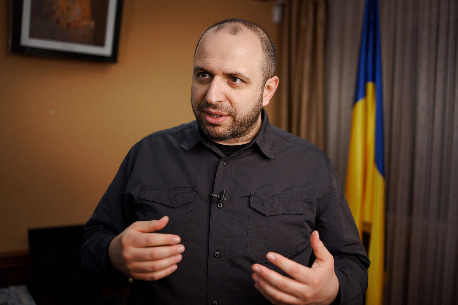 Глава Минобороны Украины Умеров собрался мобилизовать уехавших за границу граждан