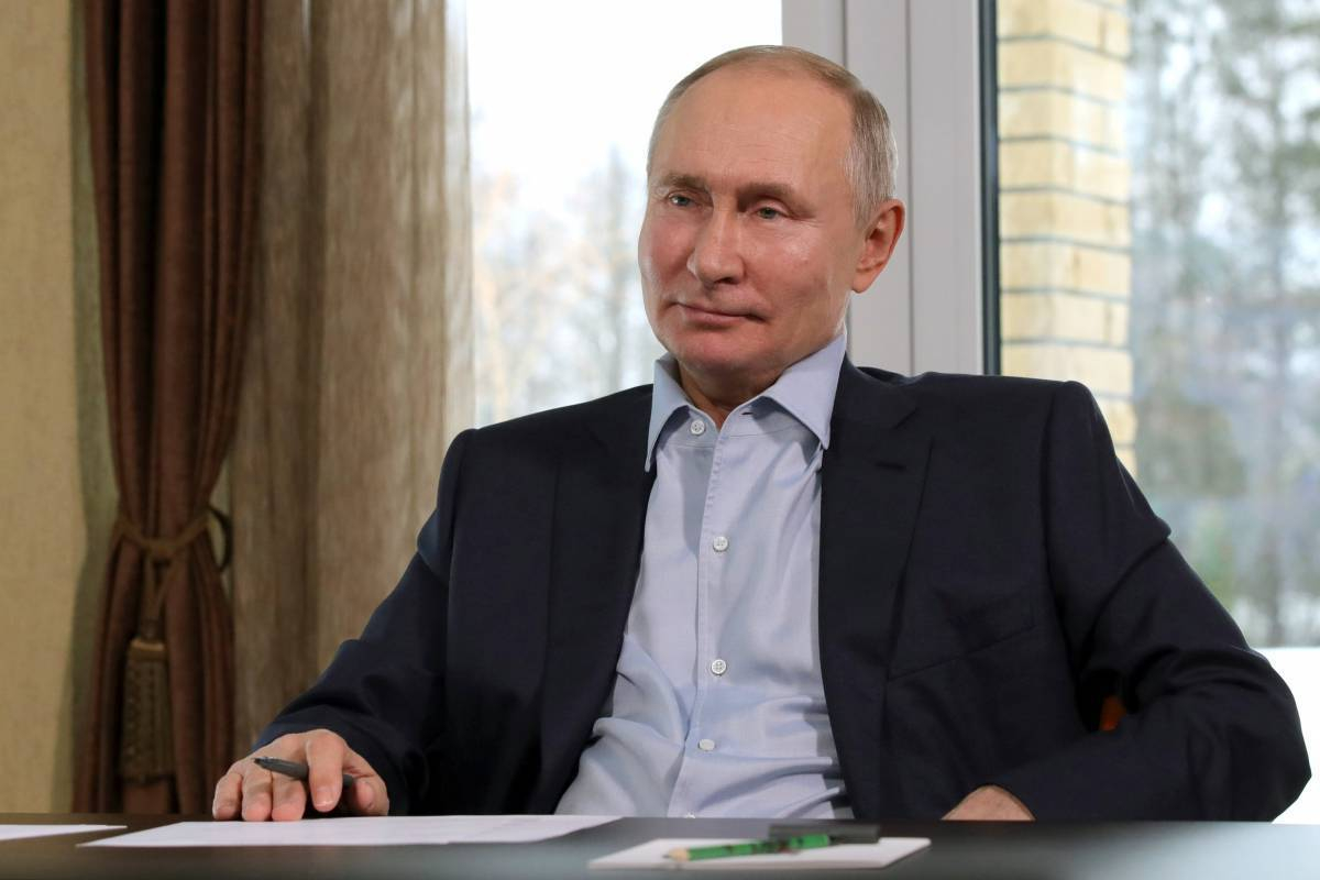 Путин восхитился поступком танкиста, попросившего награды для своего командира