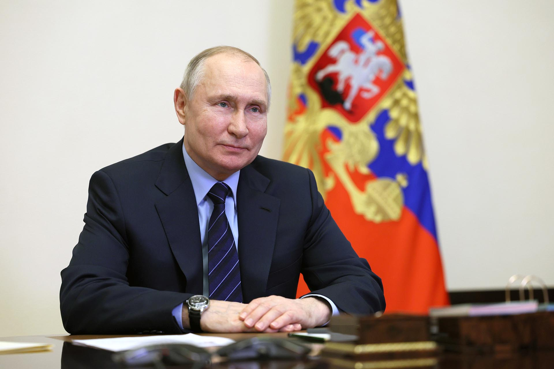 Путин: нужно повышать зарплаты и престиж учителей
