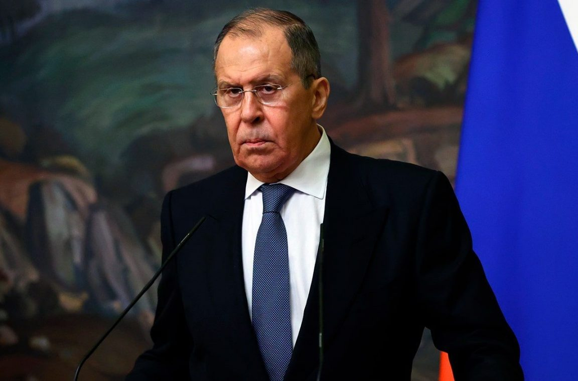 Лавров: каждого преступника украинского режима ждет возмездие