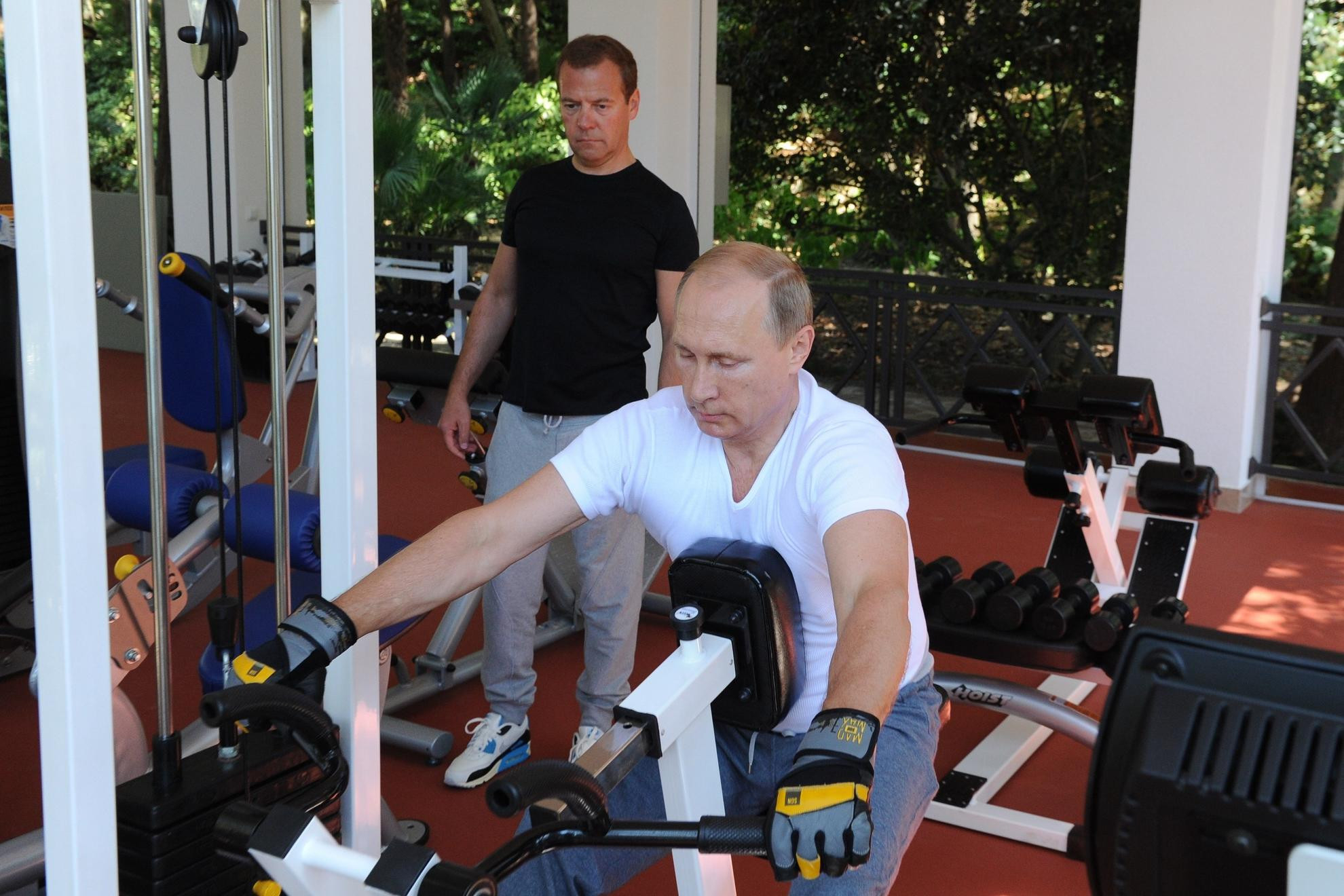Путин признался, что каждый день два часа занимается спортом