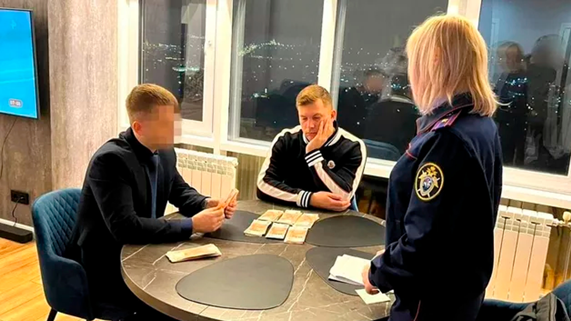Замглавы Барнаула задержали за получение взятки в два миллиона рублей