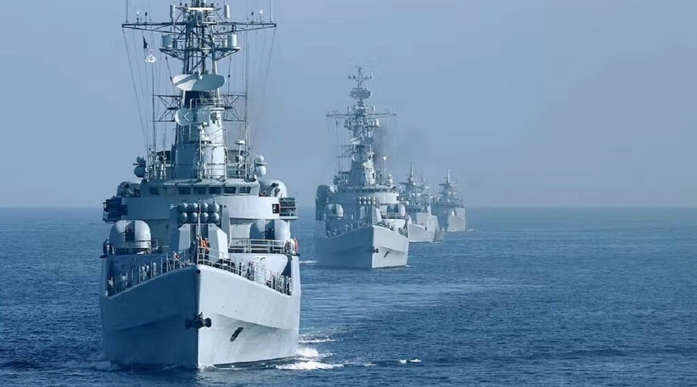 ВМС Британии: в Красном море случилось подозрительное сближение двух небольших судов