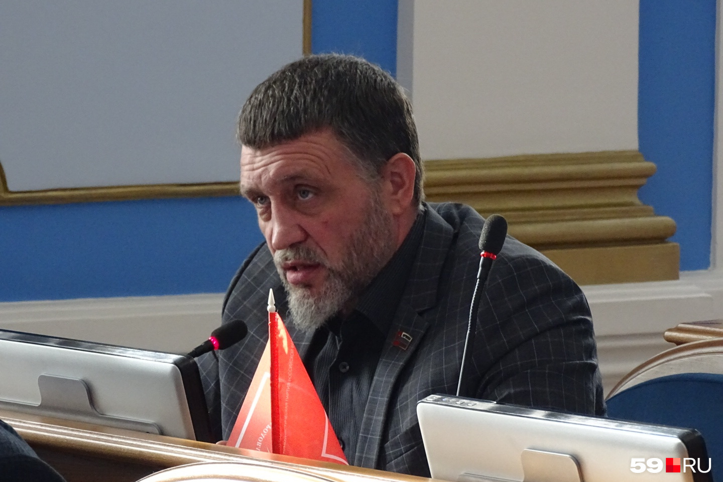 СМИ: критиковавший СВО пермский депутат Медведев покинул Россию