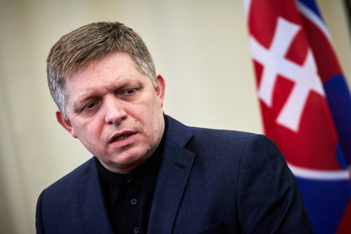 Премьер Словакии Фицо назвал бессмысленной военную помощь Украине