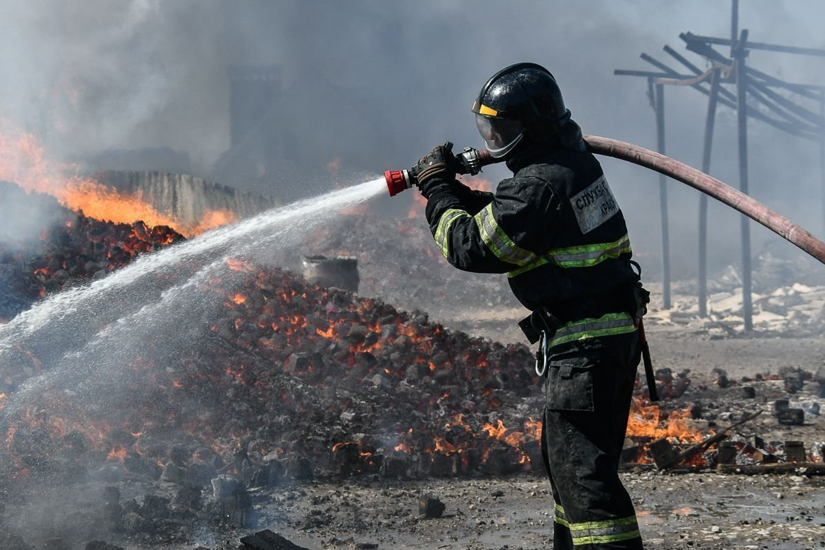 Пожар на терминале в порту Усть-Луга локализовали