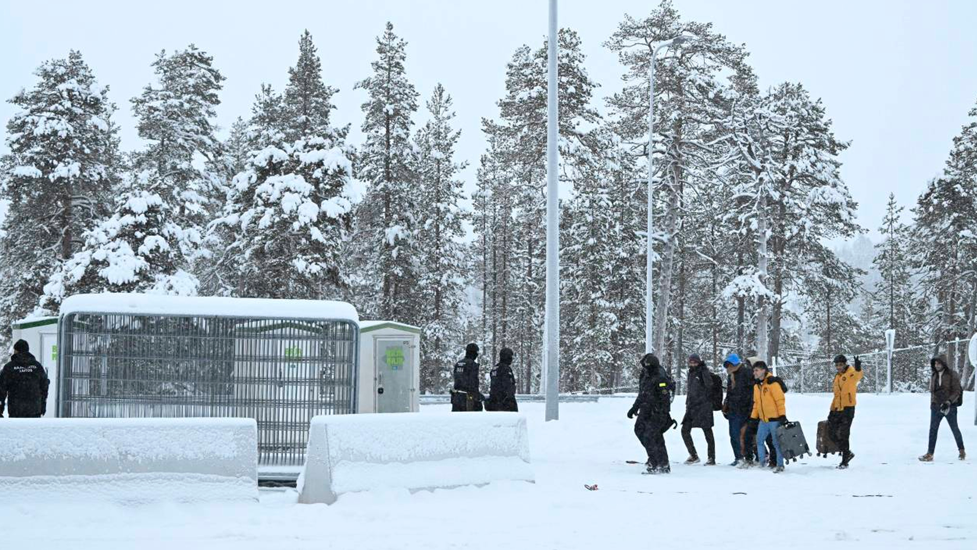 Из Карелии и Мурманской области вышлют 15 нелегалов с Ближнего Востока