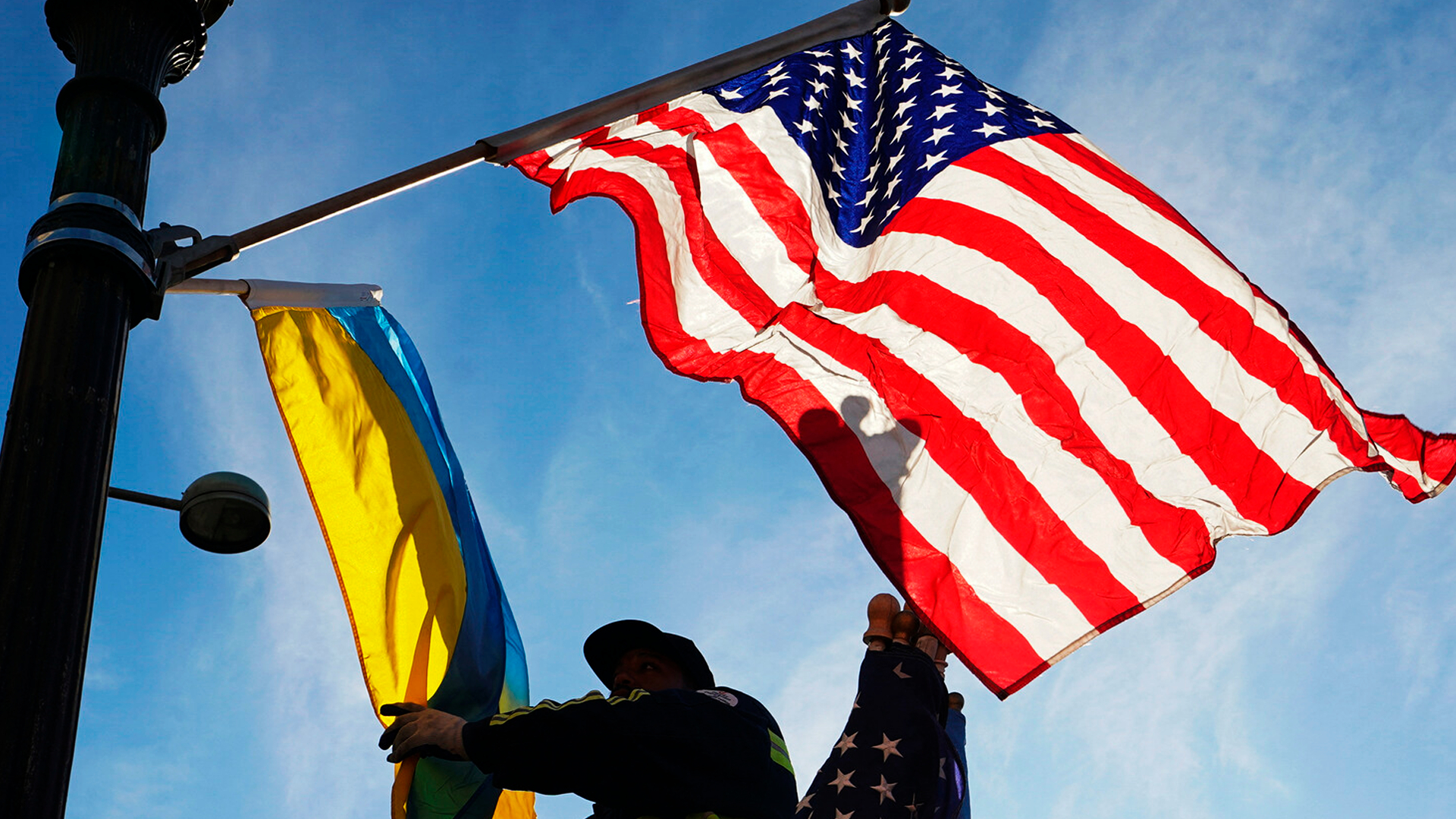 Запад планирует представить 10-летний план помощи Украине