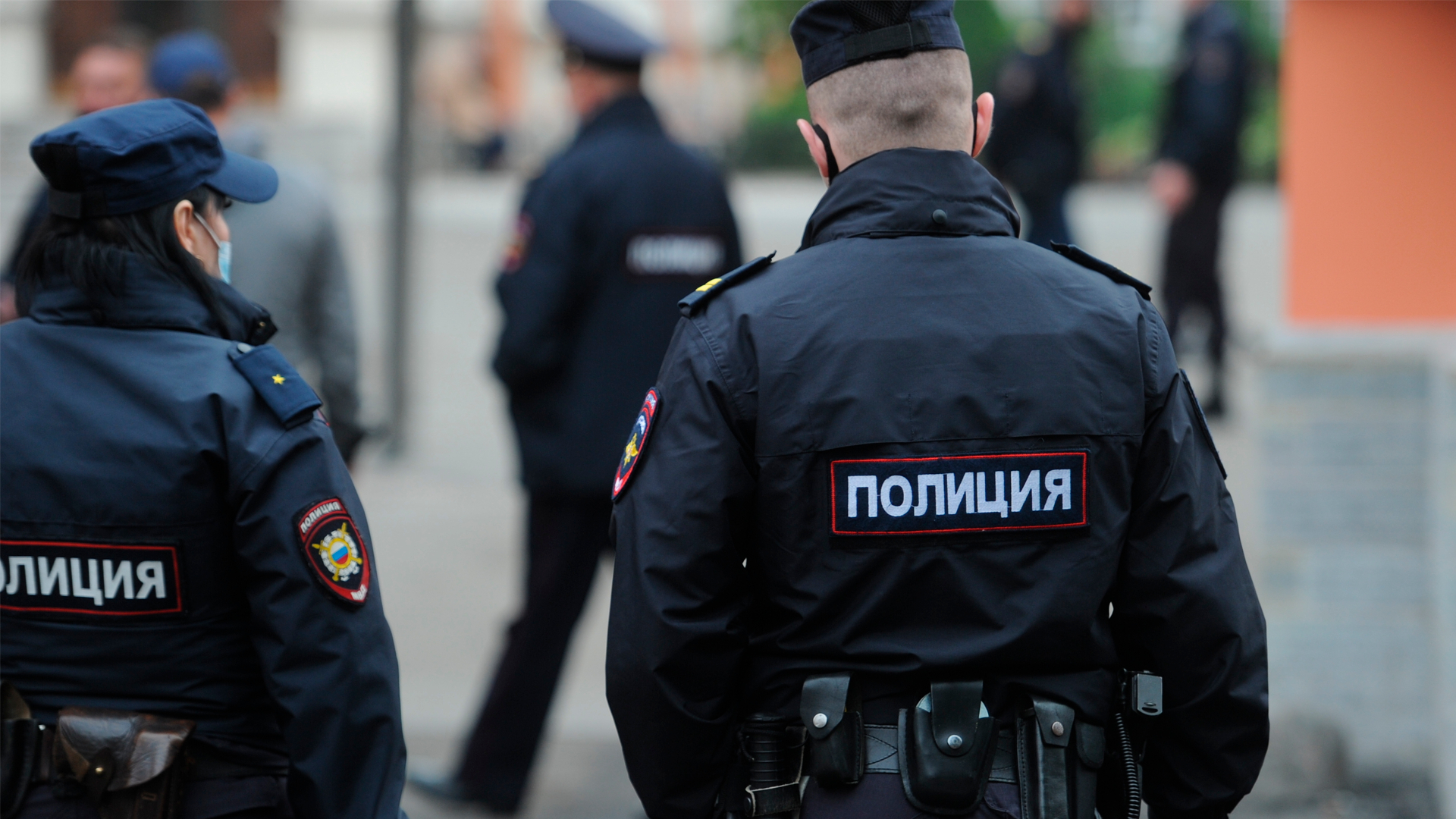 В Петербурге задержали членов новой многонациональной банды, избивающей прохожих