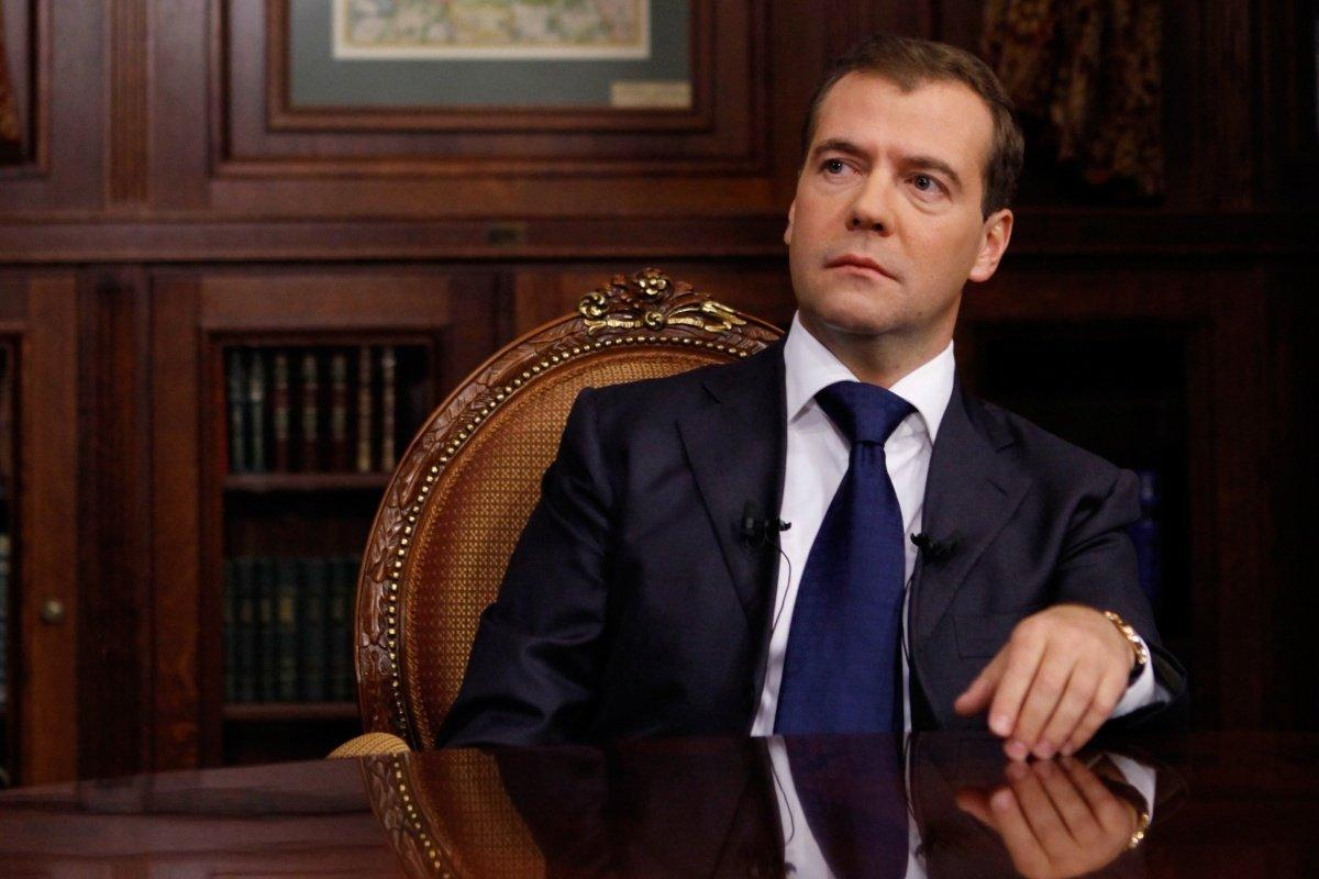 Медведев: России глубоко наплевать на чувства японского народа