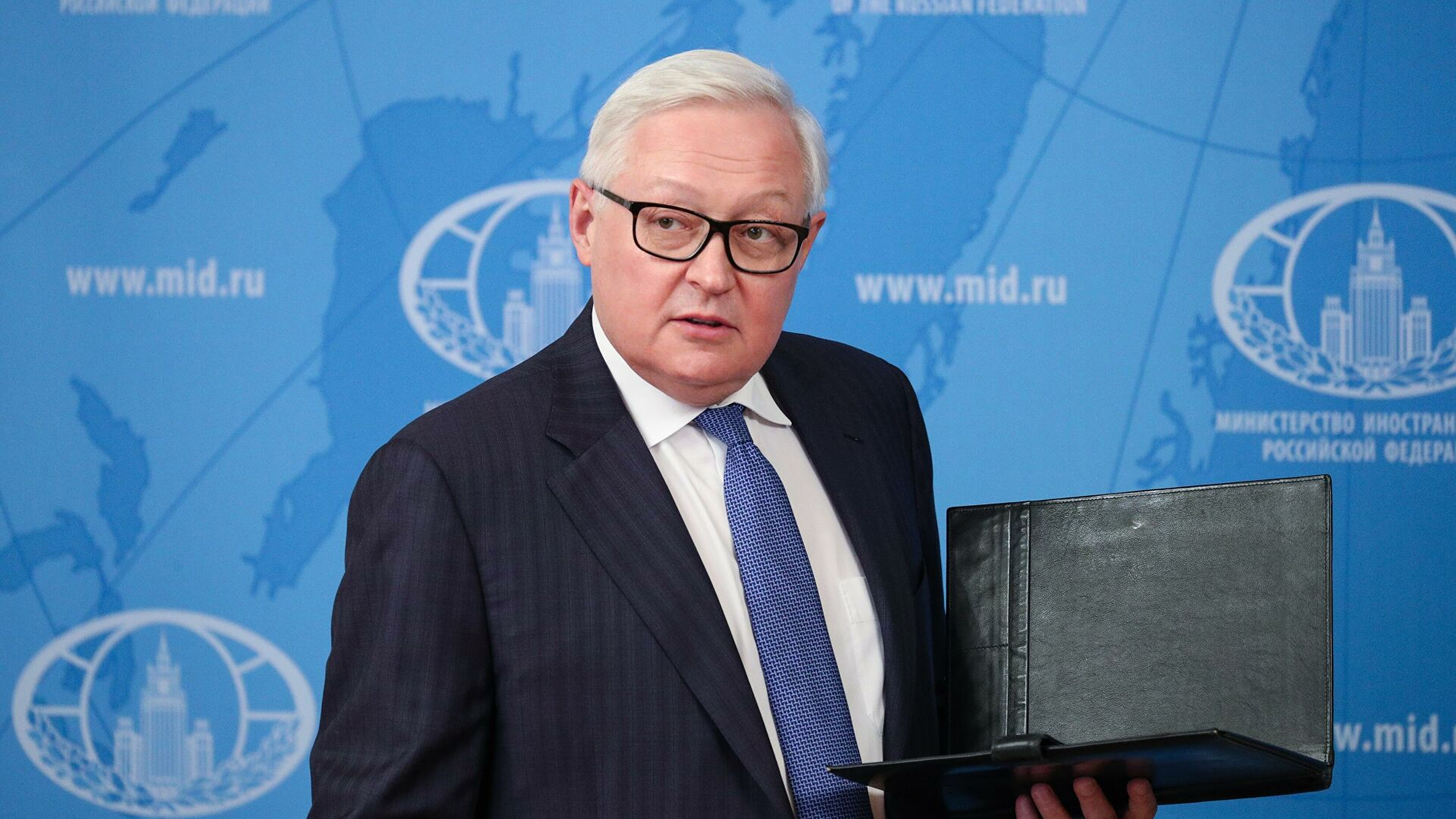 Рябков: Россия предостерегла США от размещения ядерного оружия в Великобритании
