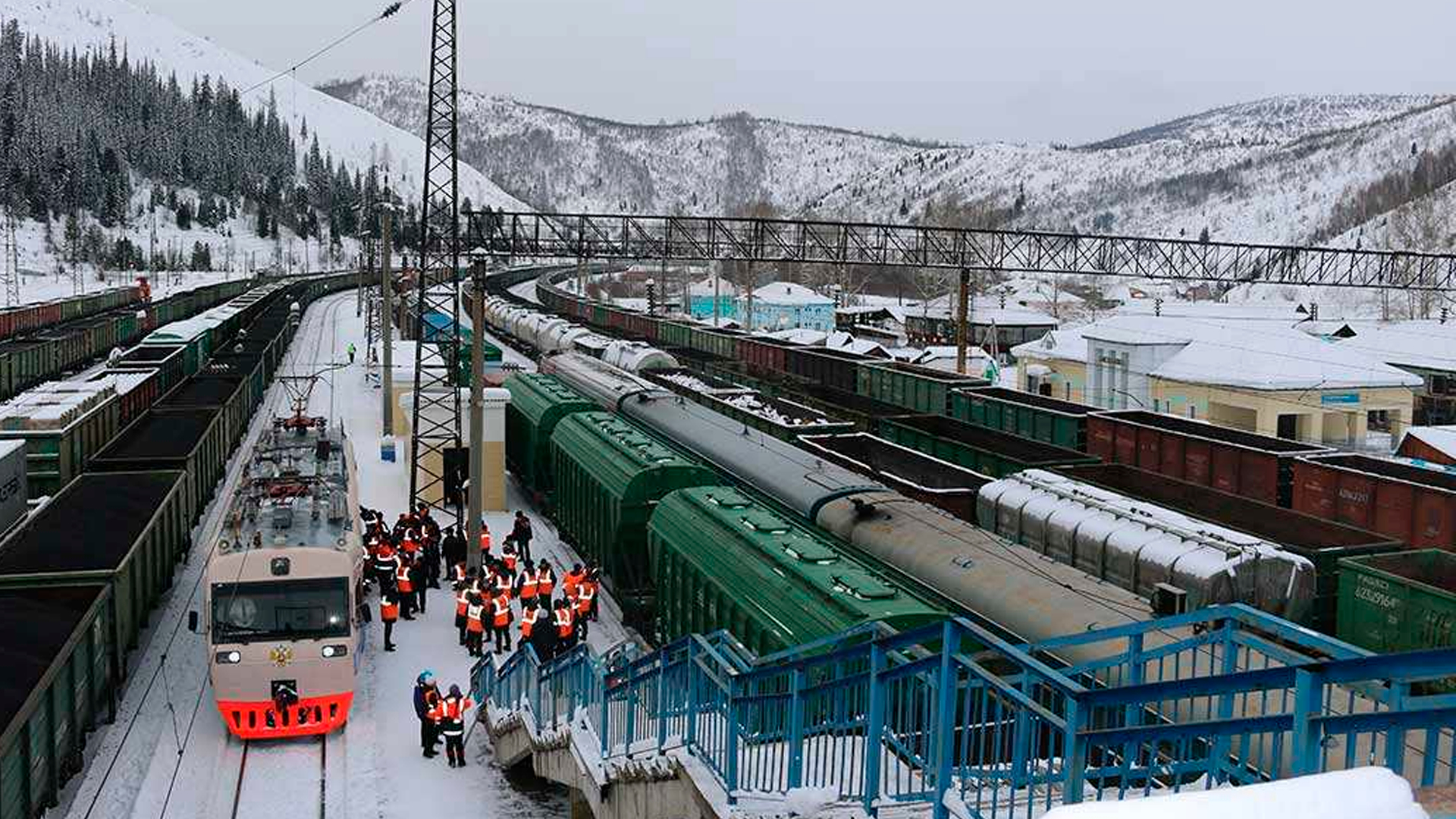 На Дальнем Востоке обнаружили контейнеры с формой ВСУ