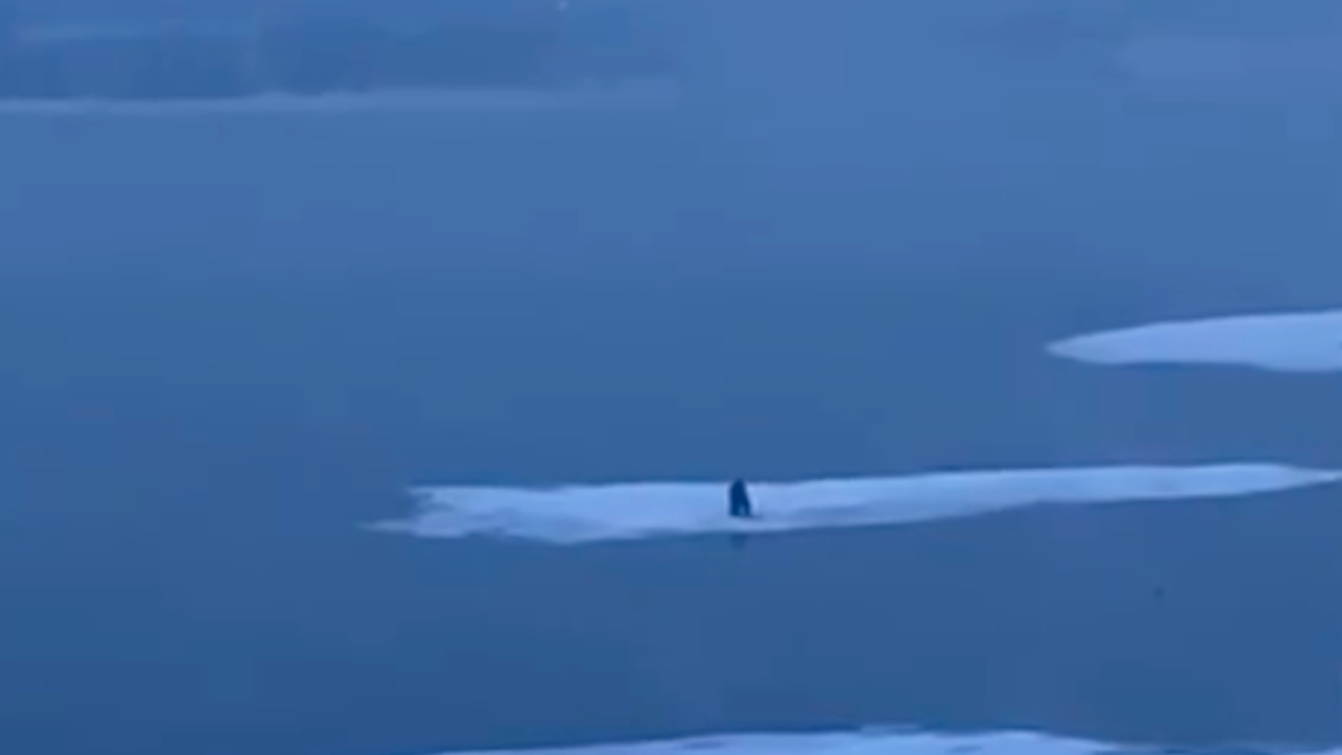 Мужчину унесло на дрейфующей льдине в Красноярске