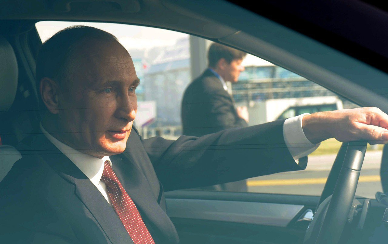 Песков: Путин сам ездит за рулем по своей резиденции