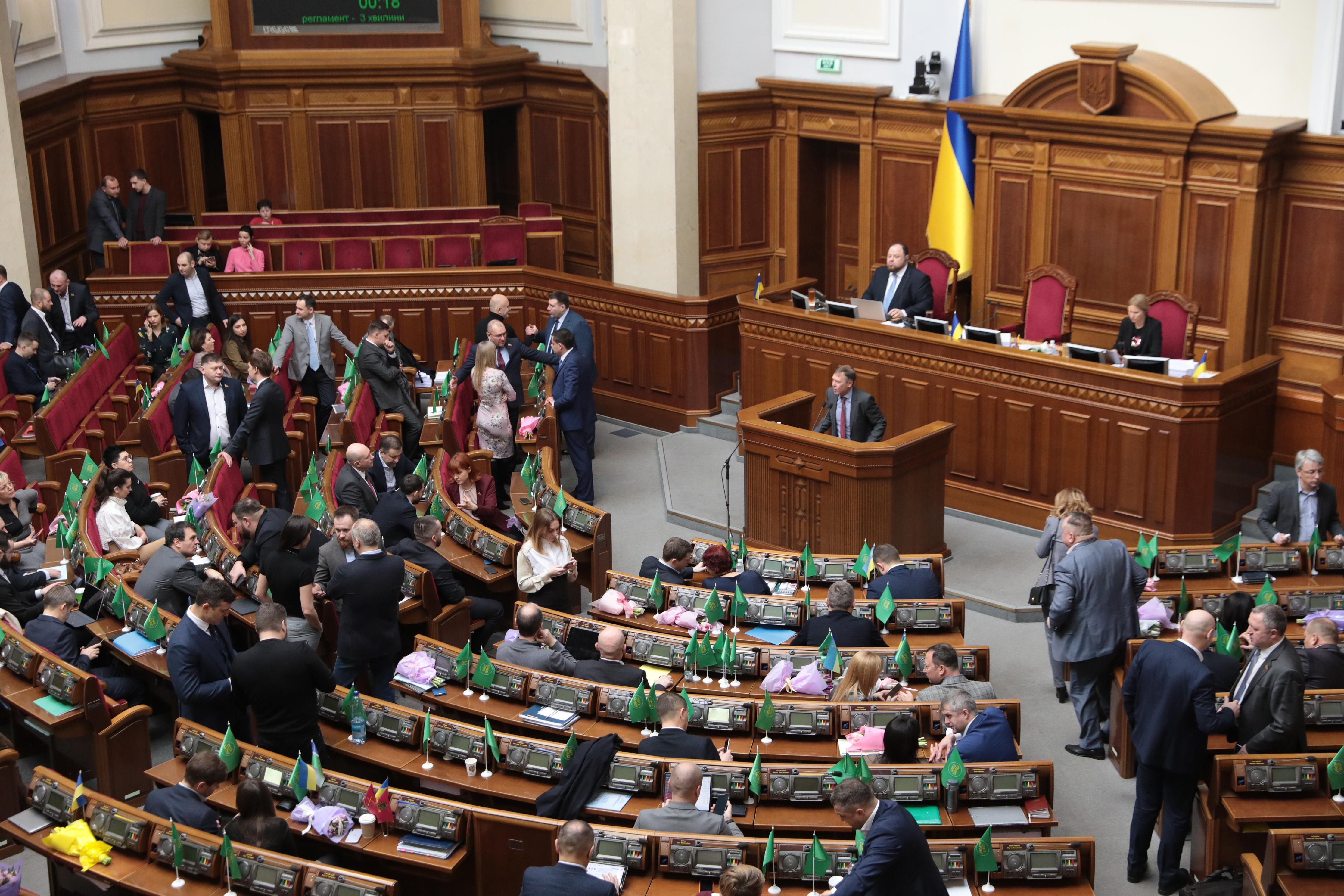 Верховная рада продлила мобилизацию на Украине до мая 2024 года