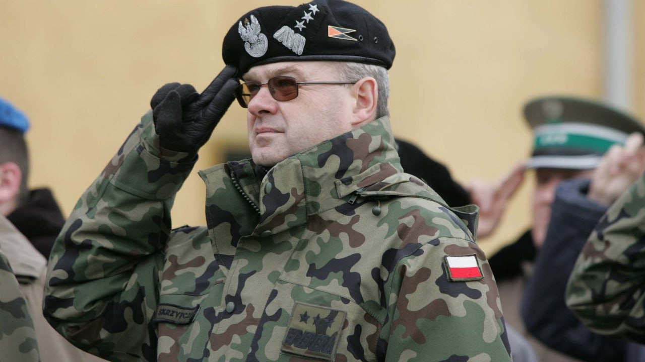 Польский генерал Скшипчак призвал выслать из ЕС украинцев призывного возраста