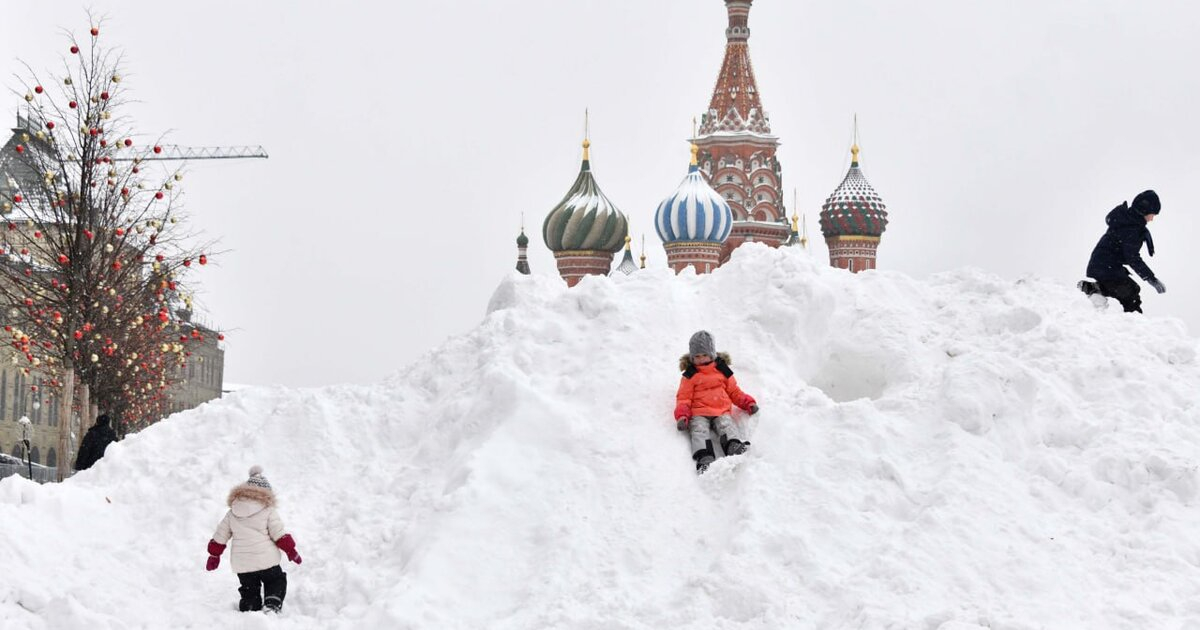 Сугробы в Москве достигли рекордной для 8 февраля высоты