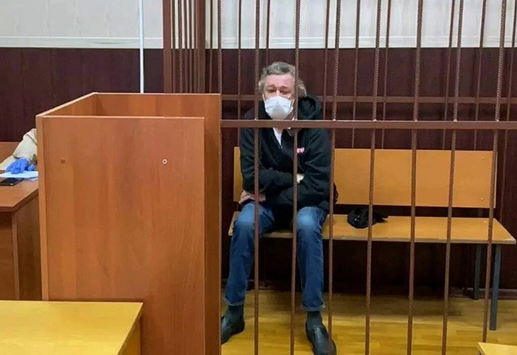 Представители Михаила Ефремова пытаются добиться его освобождения по УДО