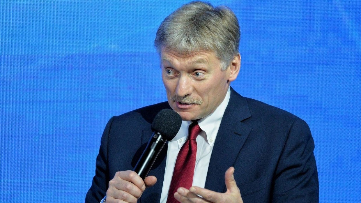 Песков объяснил, почему Такер Карлсон не задавал Путину острые вопросы