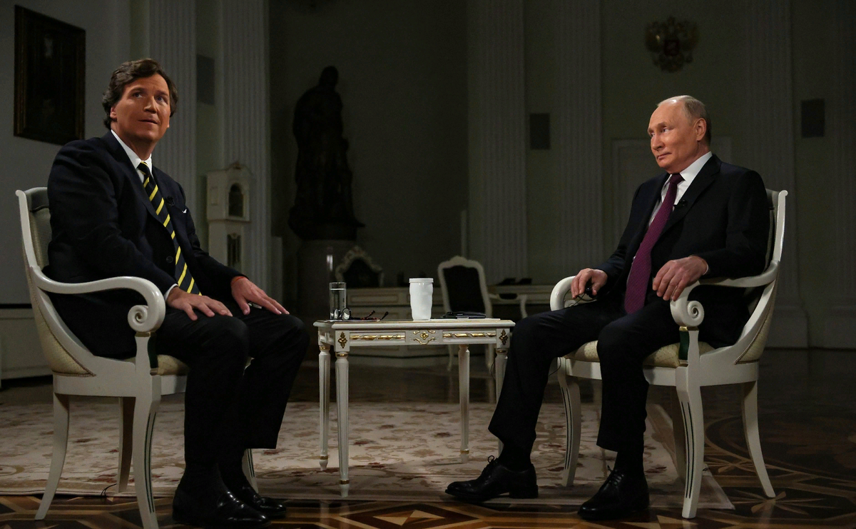 Песков заявил о достижении цели интервью Путина Такеру Карлсону
