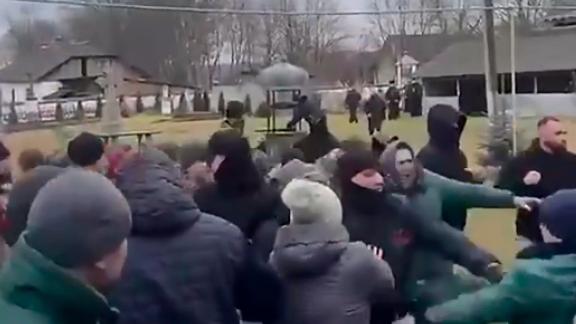 Жители Одесской области избили украинских военкомов