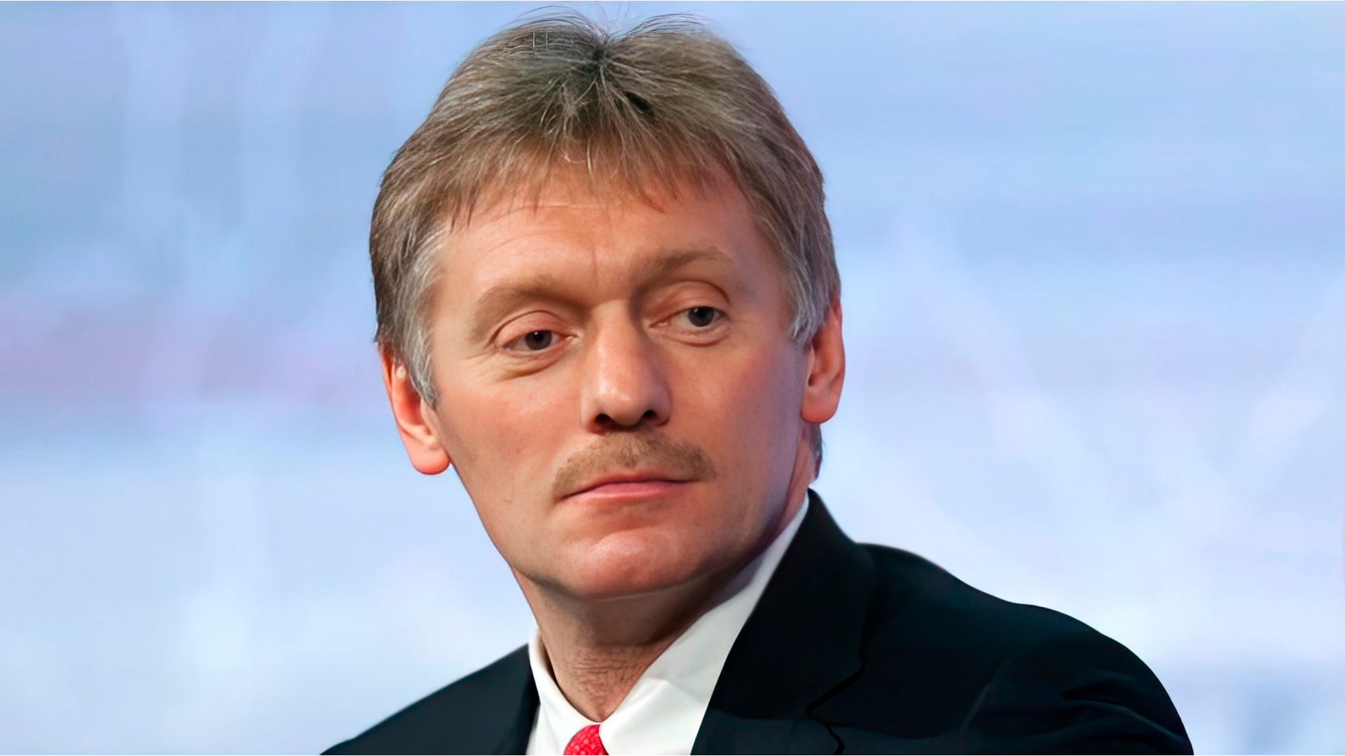 Песков подтвердил разговор между Путиным и Карлсоном без камер