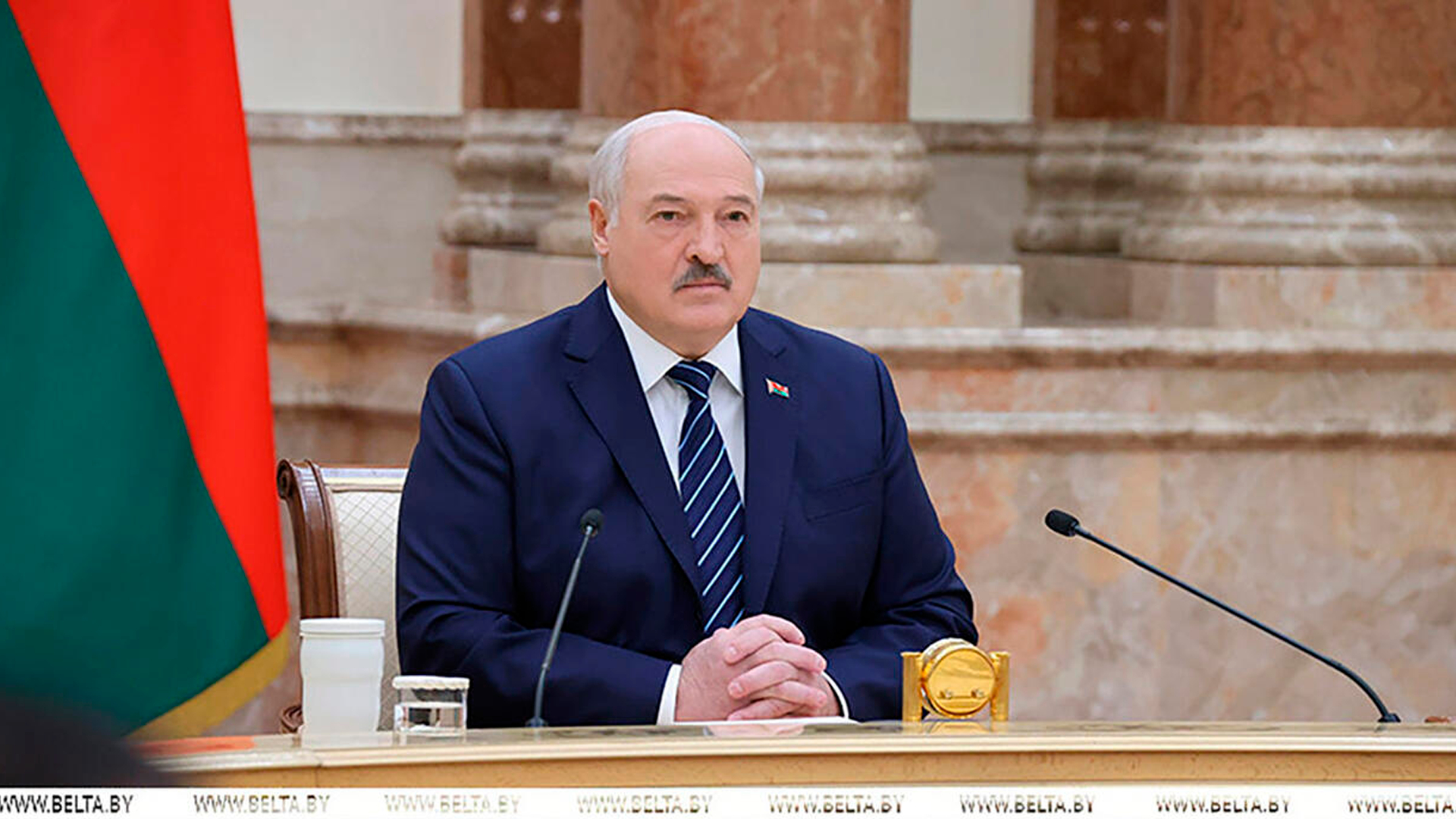Лукашенко возмутился стремлением молодежи одеваться лучше него