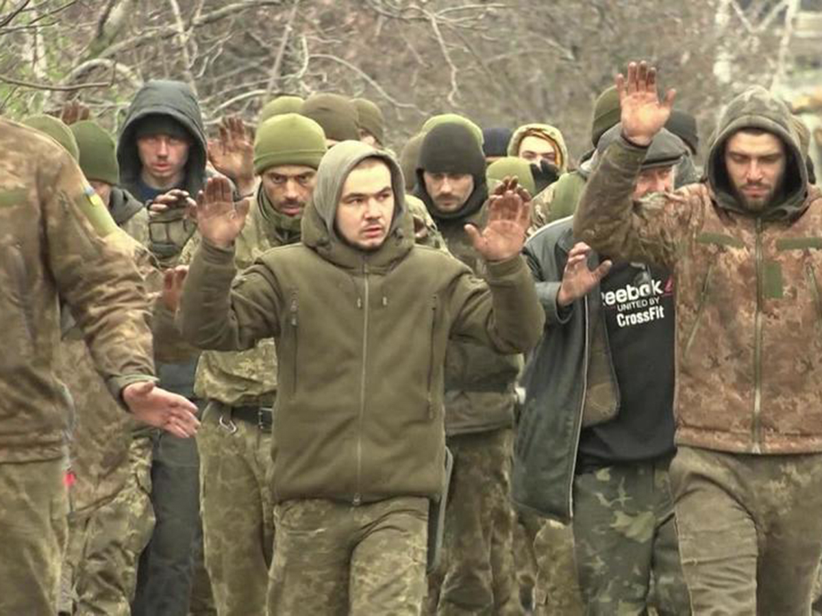 Командующий ВСУ Тарнавский: военные сдались в плен во время бегства из Авдеевки