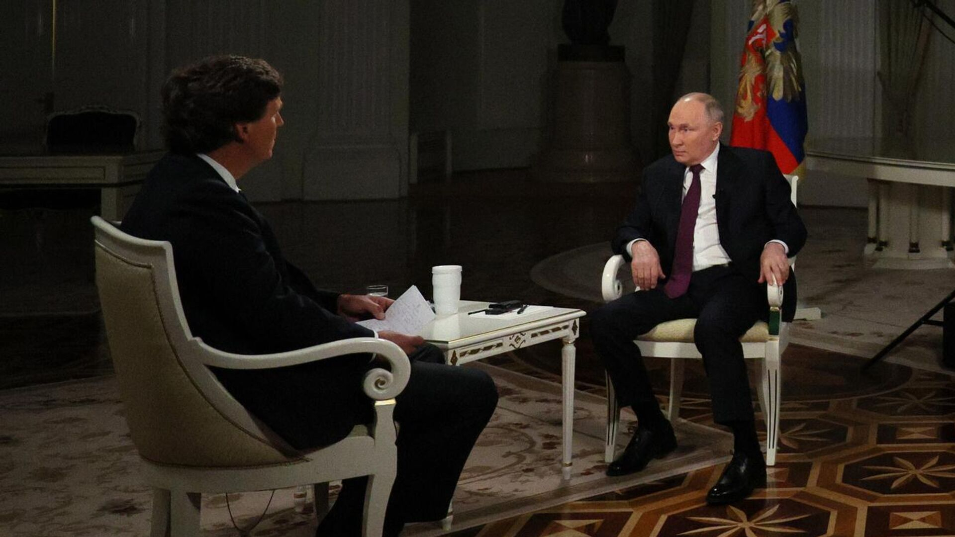 Путин связал ажиотаж вокруг интервью Карлсону с желанием людей узнать правду
