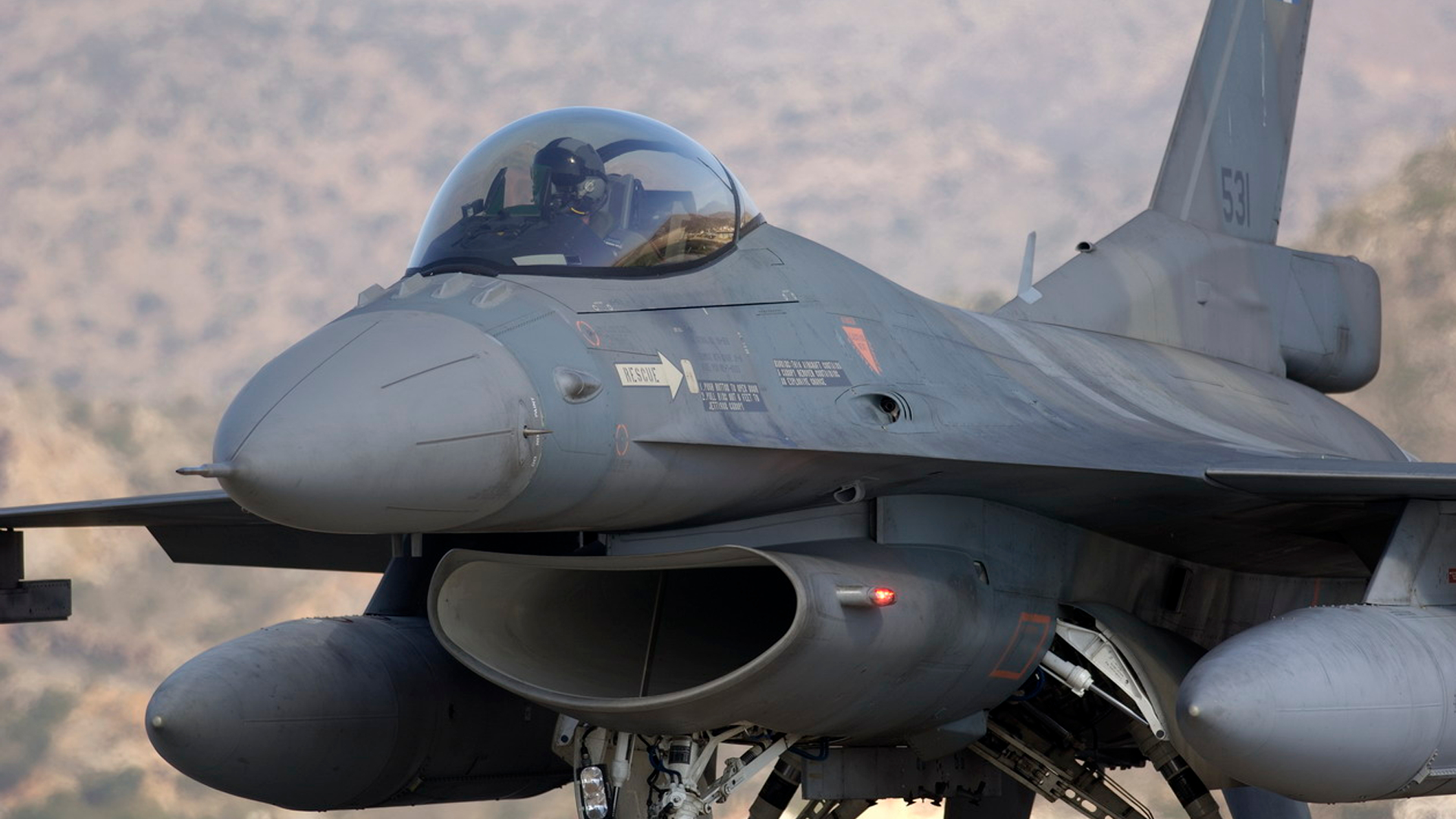 Спикер ВВС Игнат признал сложности с поставками F-16