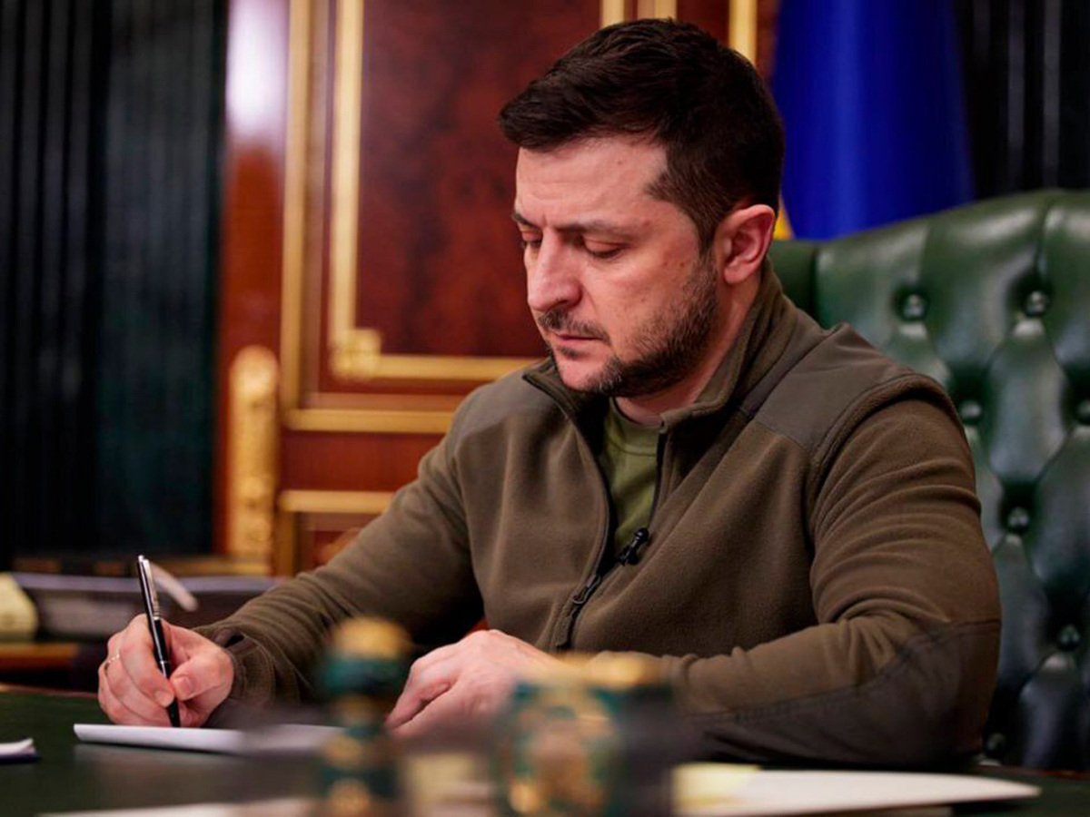 Зеленский подписал закон о демобилизации срочников из ВСУ