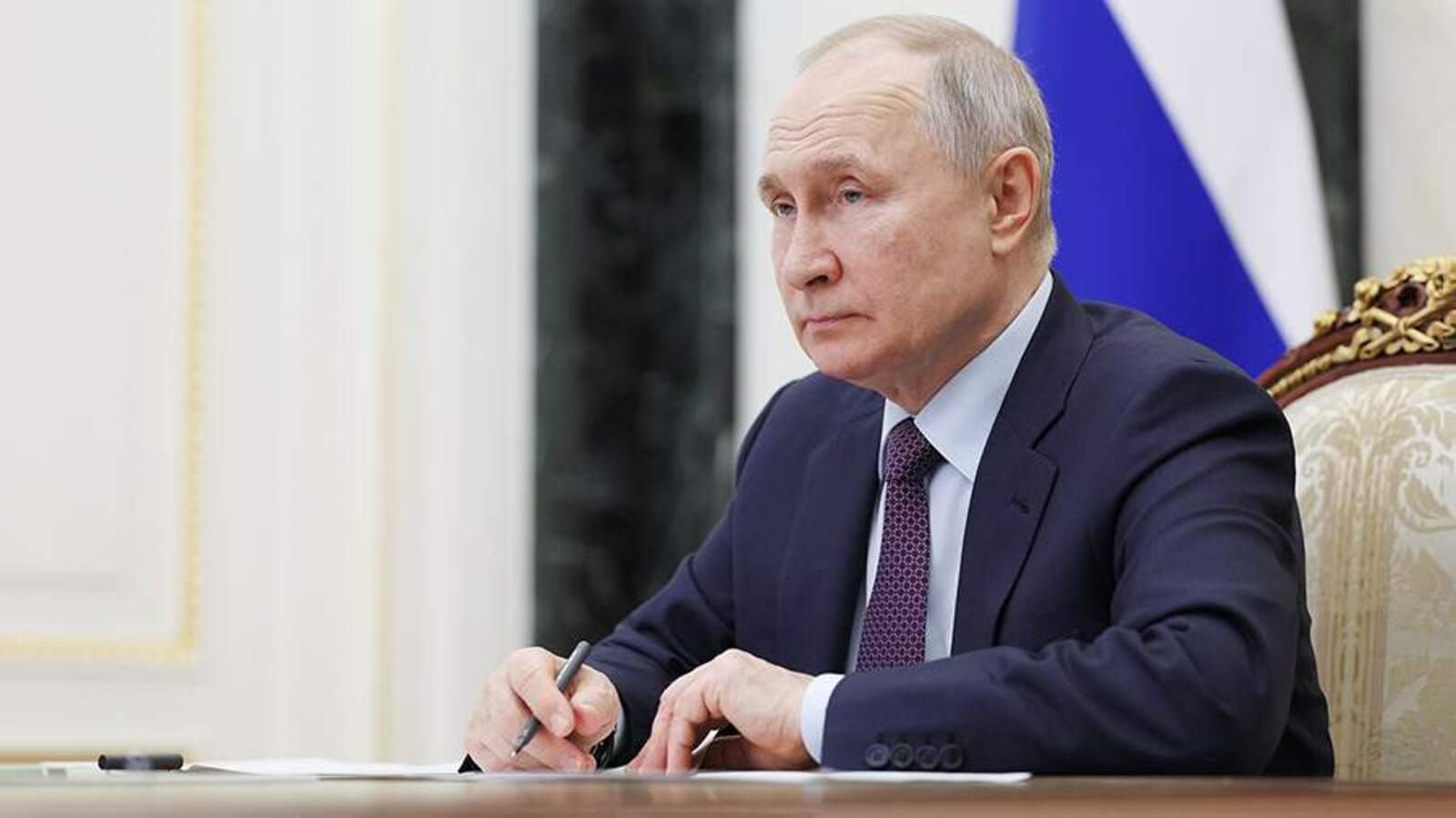Путин подписал указ о создании Московского и Ленинградского военных округов