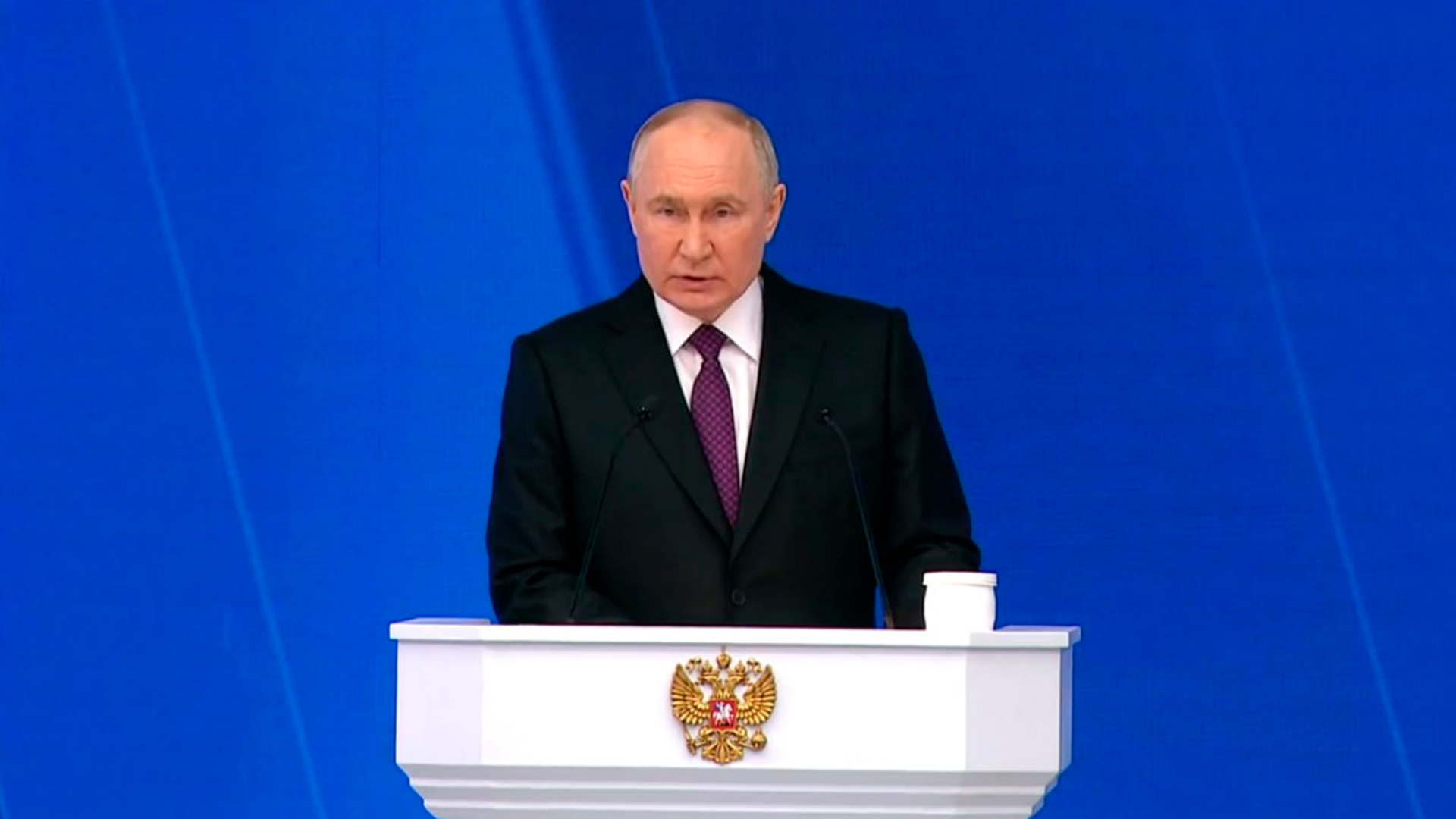 Путин: Россия доказала, что может ответить на любые вызовы