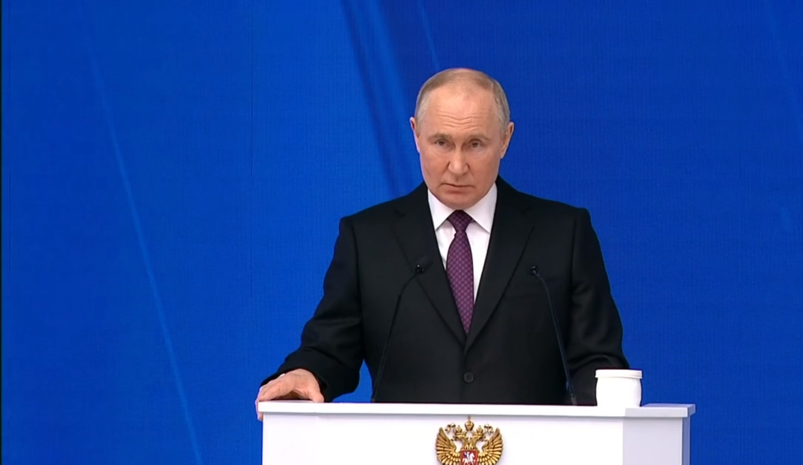 Путин: слово «элита» во многом себя дискредитировало