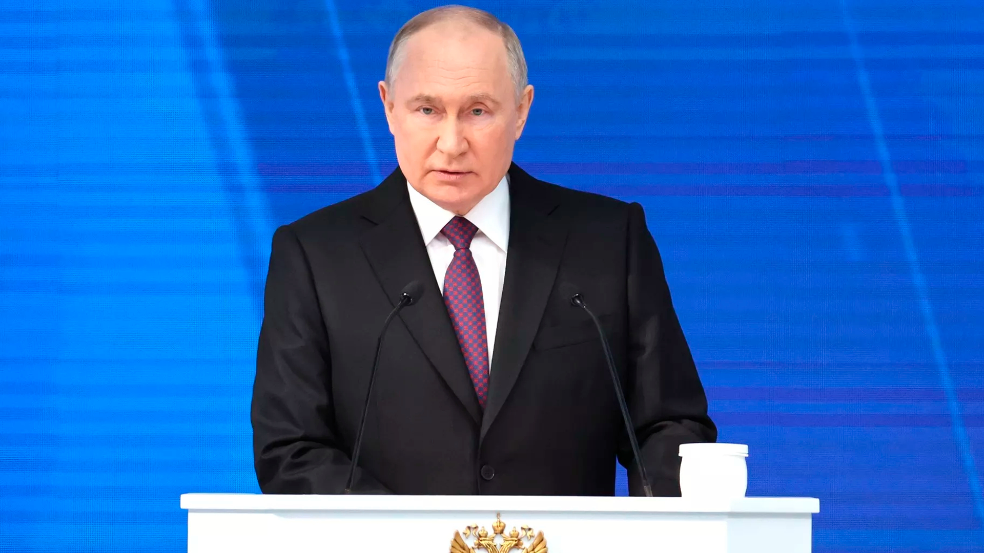 Путин поручил повысить авиационную мобильность граждан к 2030 году