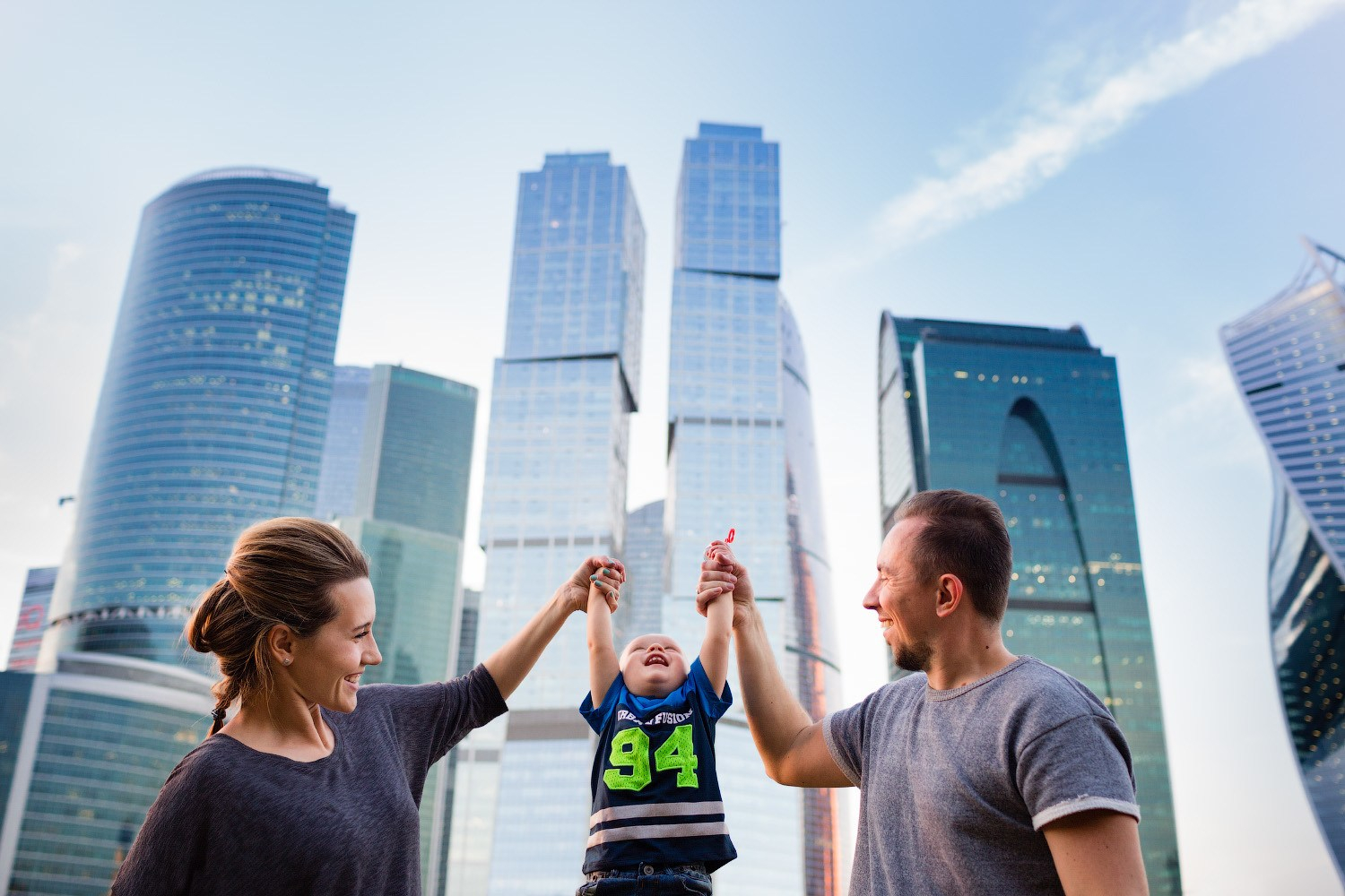 В Москве оказывают всестороннюю помощь семьям с детьми