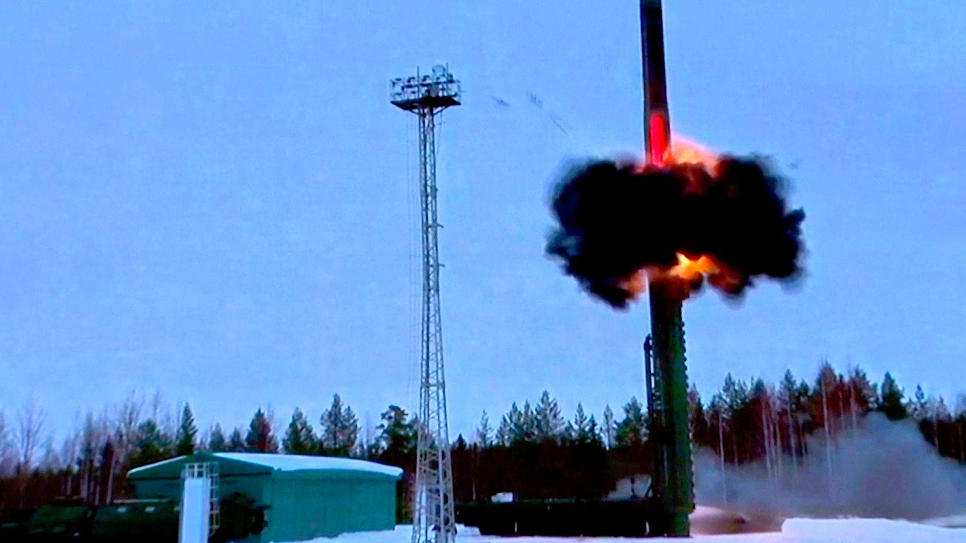 Минобороны сообщило об учебном пуске баллистической ракеты «Ярс»