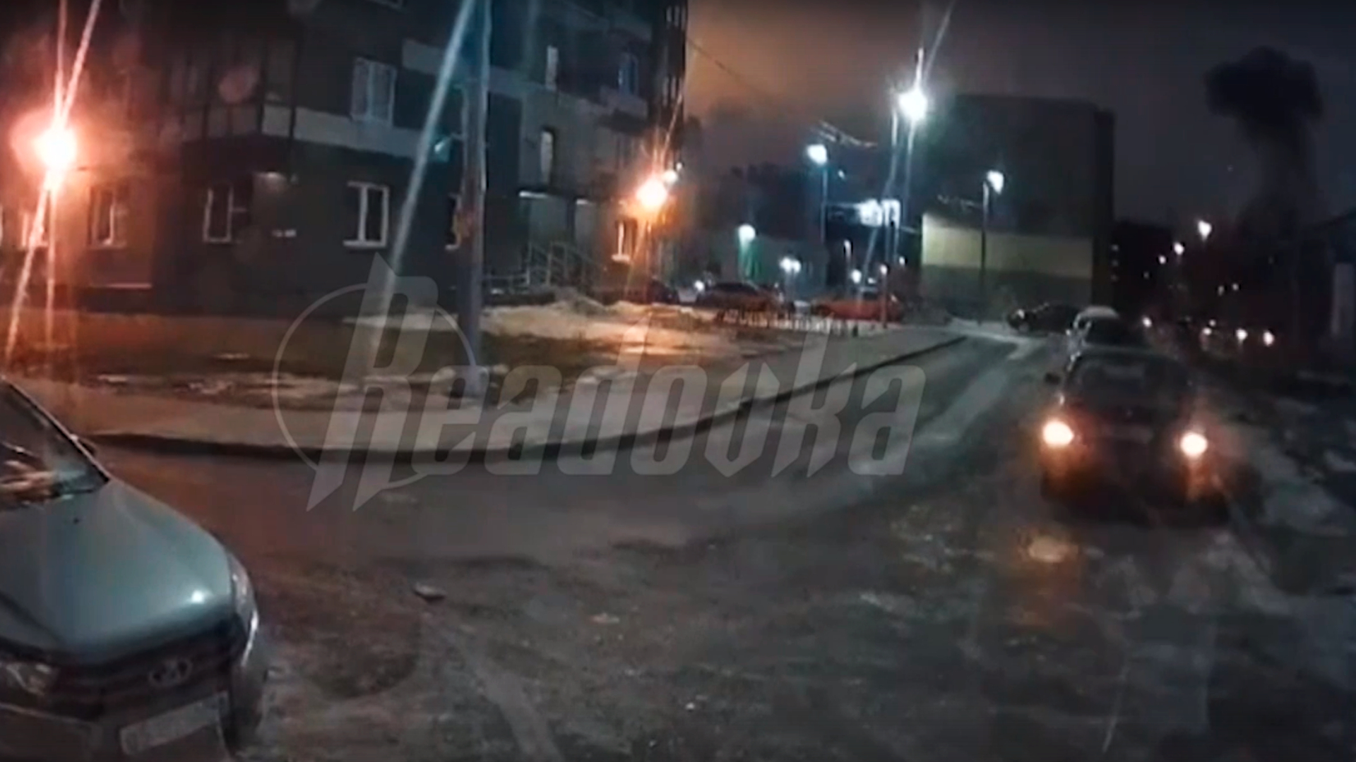 Момент взрыва в петербургском доме после атаки украинского дрона появился в сети