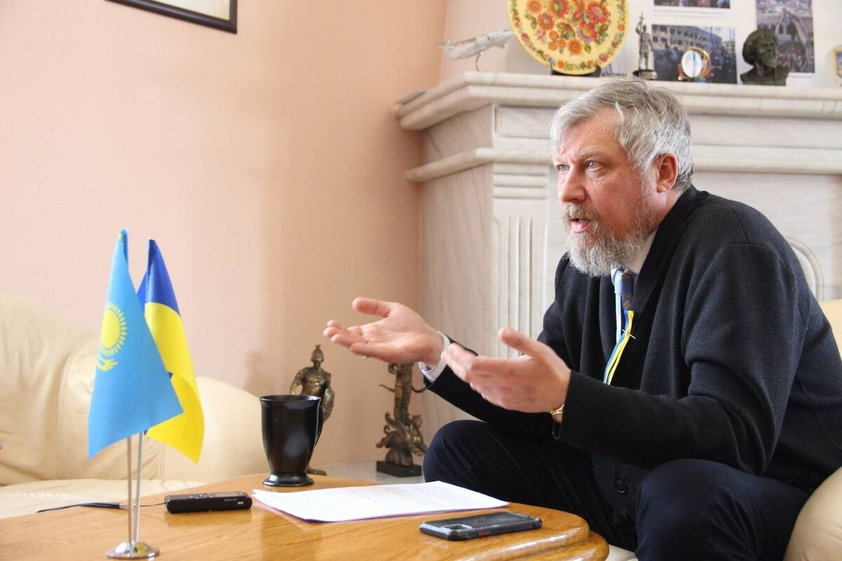 Экс-посла Украины в Казахстане объявили в международный розыск после призыва убивать русских
