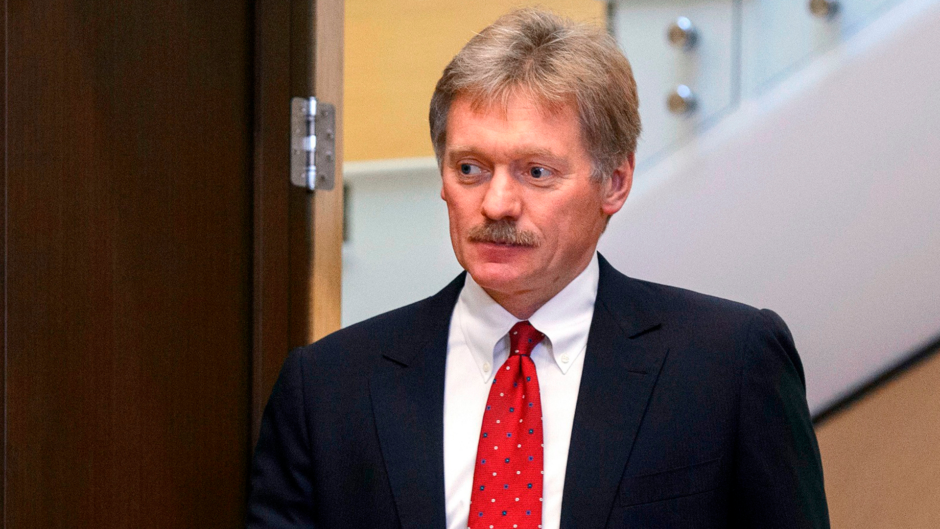 Песков: если самолеты США полетят над Россией, они будут «гореть и падать»