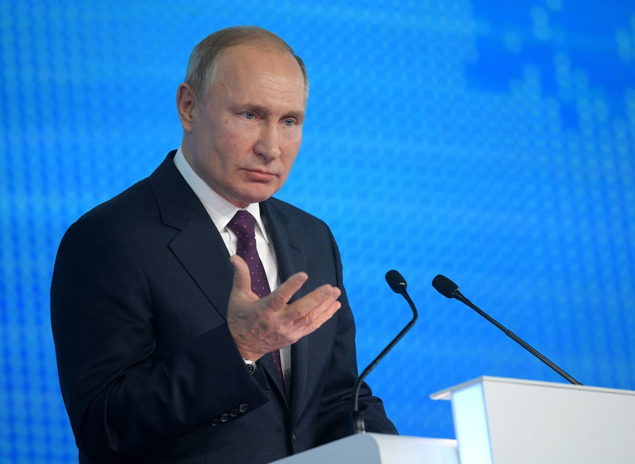 Путин провел совещание по вопросам развития южных регионов России