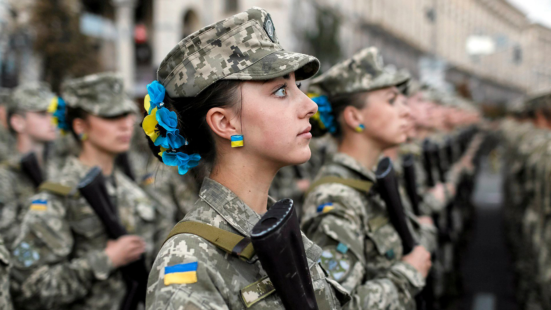 МО Украины назвало число служащих в ВСУ женщин