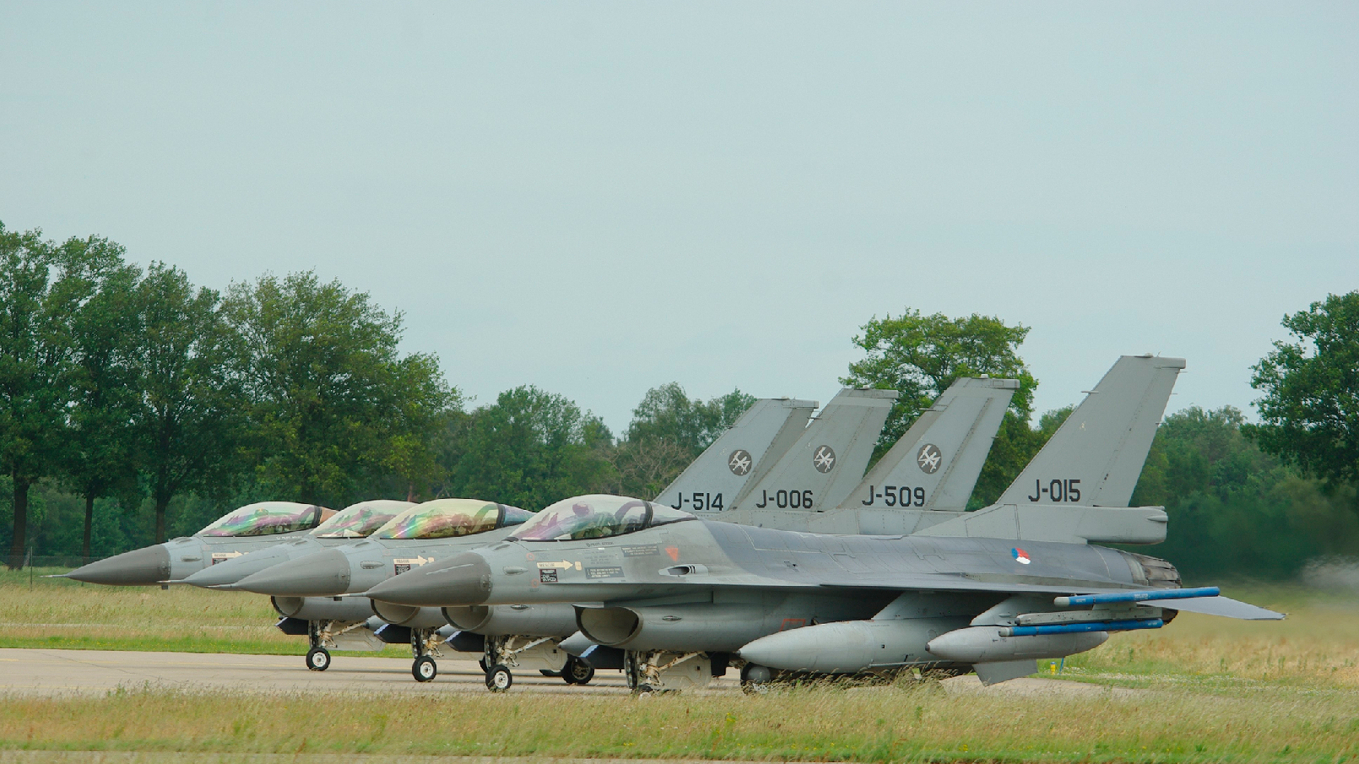 NYT: ВСУ получат к лету лишь шесть обещанных Западом самолетов F-16