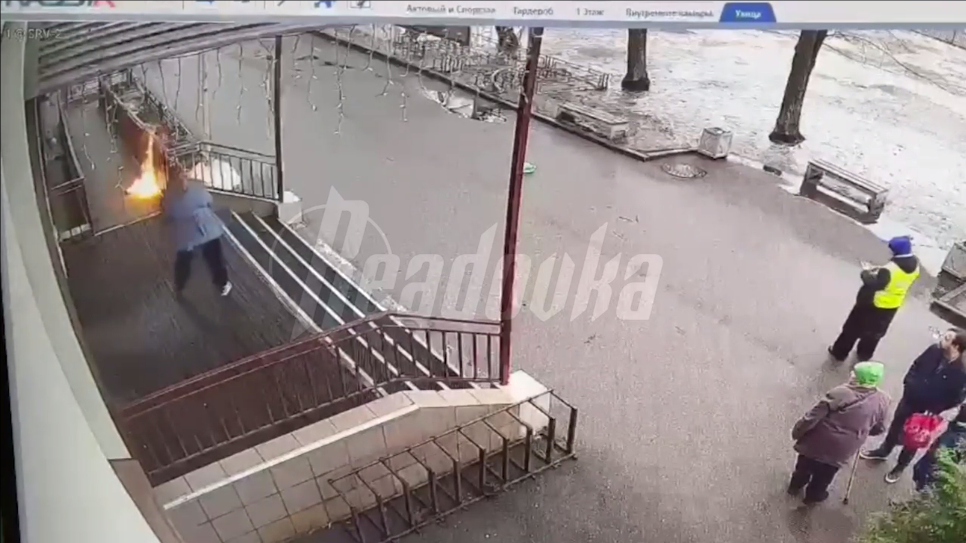 Девушка в Петербурге кинула коктейль Молотова в избирательный участок