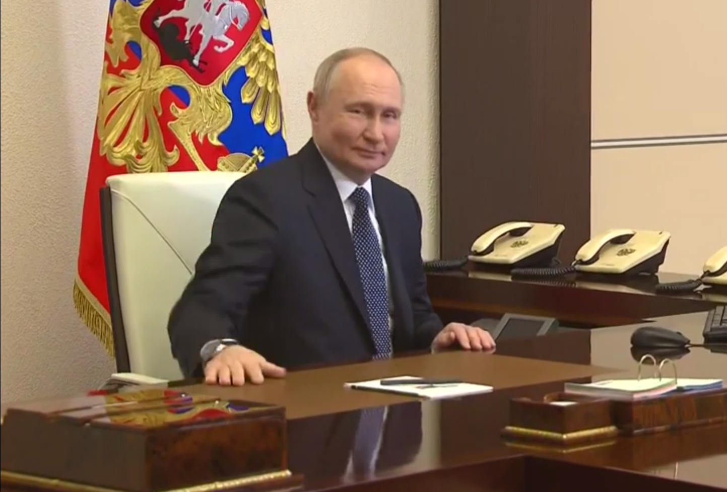 Путин проголосовал на выборах президента онлайн
