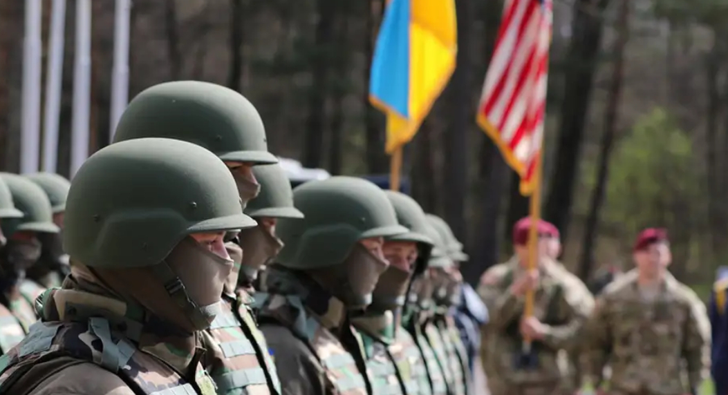 El Pais: военные НАТО уже выполняют ряд задач на Украине