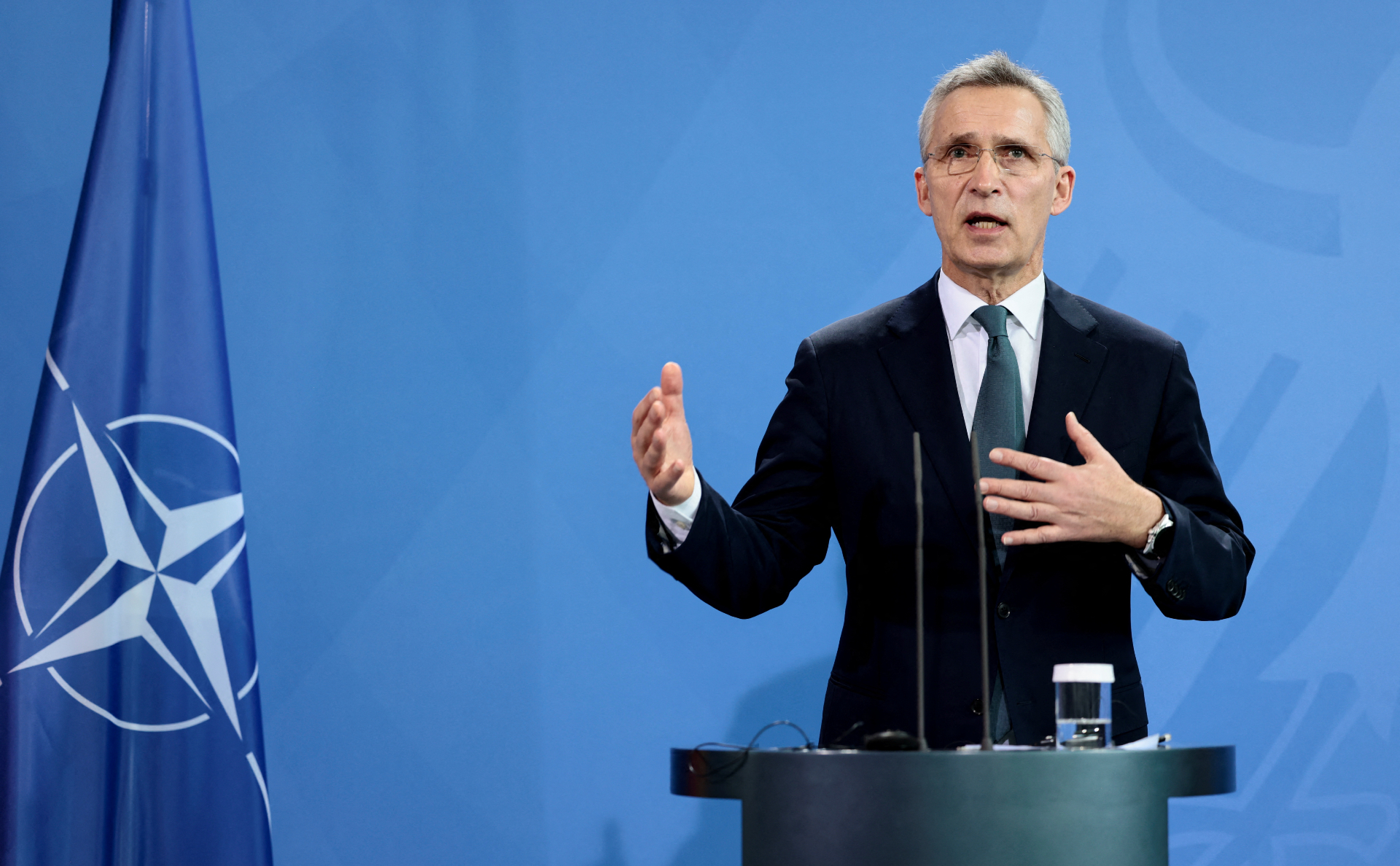 Столтенберг призвал Грузию к действиям против России