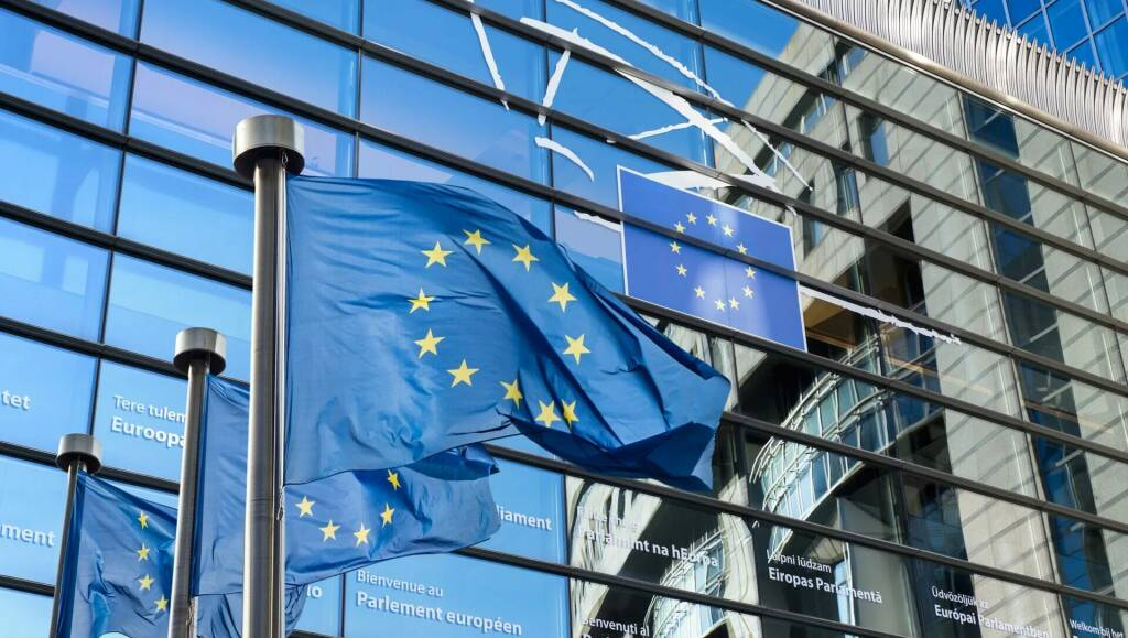 Сийярто: ЕС решил увеличить фонд военной помощи Украине на 5 млрд евро