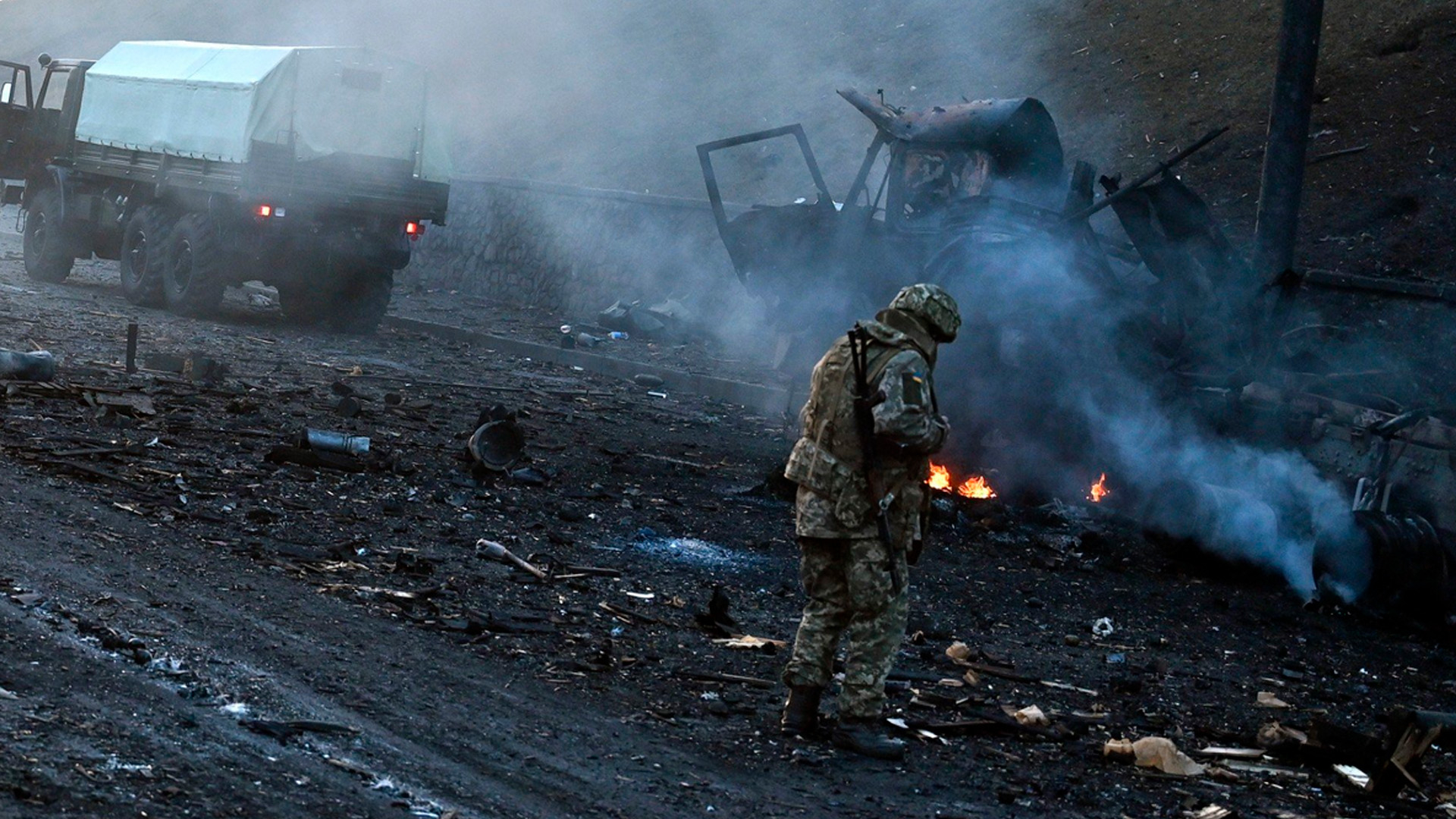 Толстой: русские военные будут убивать всех французских солдат на Украине
